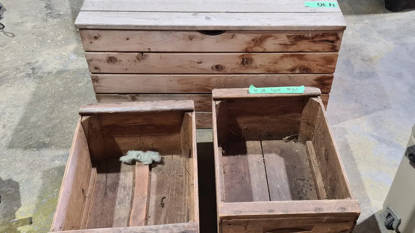 Wooden Storage Chest & (2) Crates