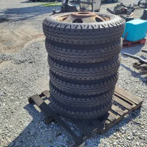 (6) Firestone Tires on Wheels