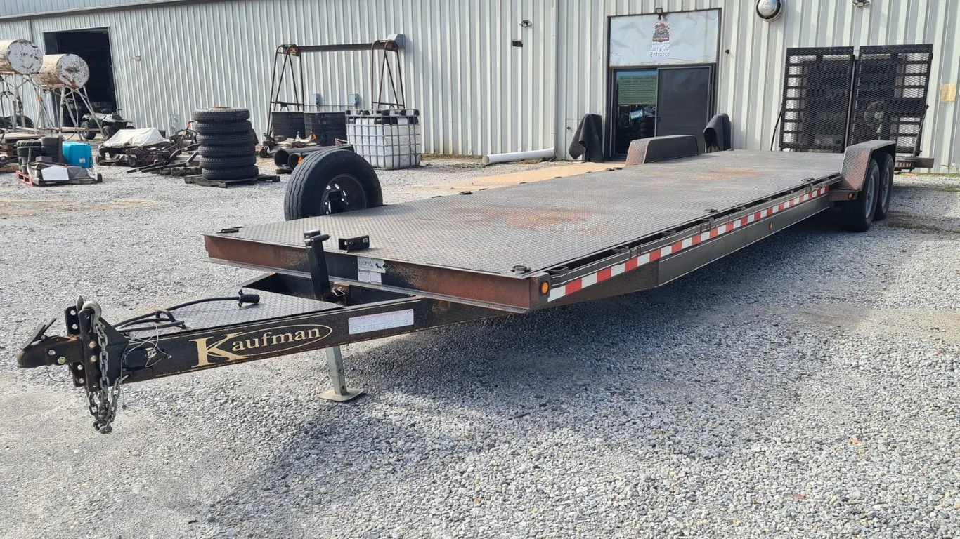 Kaufman 36' Flatbed Trailer with Ramps