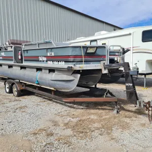 Sun Tracker 24' DL Pontoon Boat