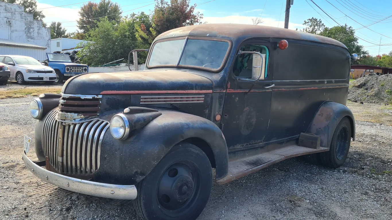 1946 Custom Chevrolet 1-1/2 Ton Panel Truck