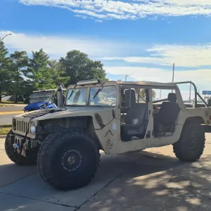 Military 1 1/4 Ton Truck Utility Hummer