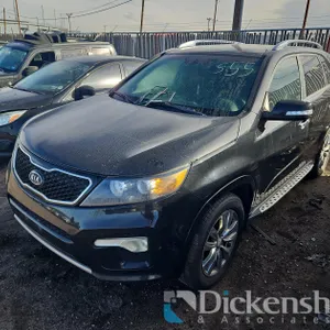 2013 KIA SORENTO UP 5XYKWDA24DG363884