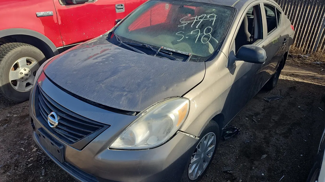 2014 NISS VERSA 4D 3N1CN7APXEL806640