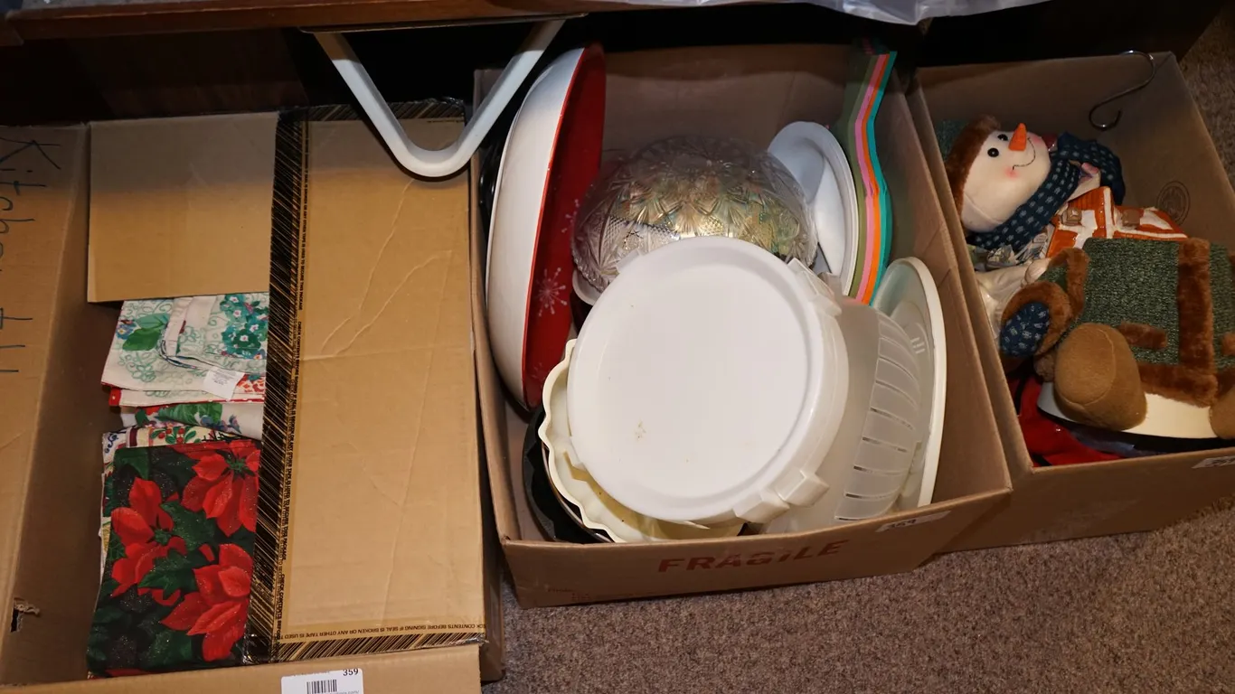 Kitchen Tablecloths, Dishes, Serving Platters,