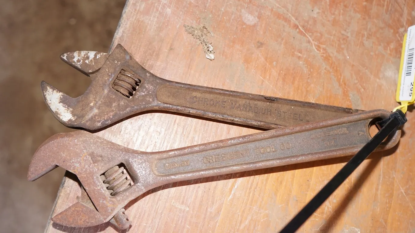 2 Crescent Wrenches
