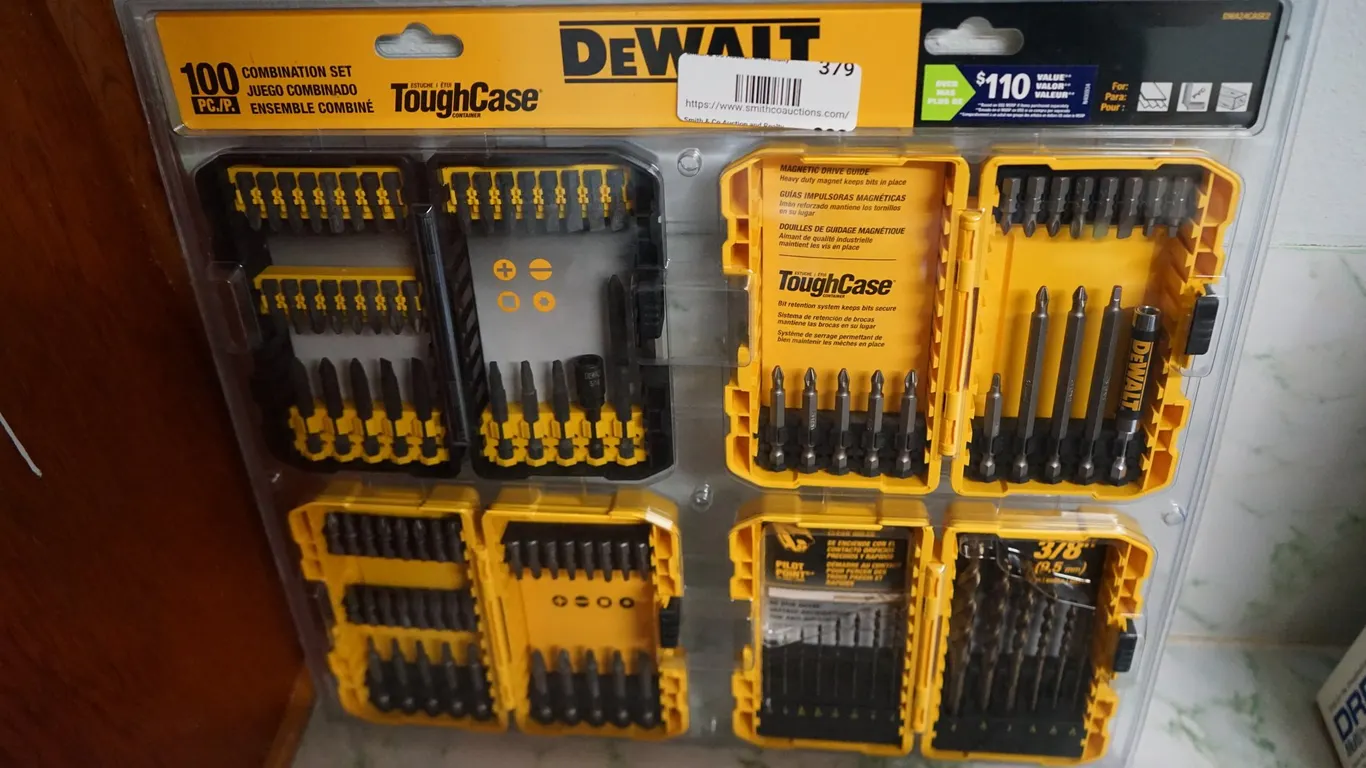 Dewalt 100pc Combo Set, new