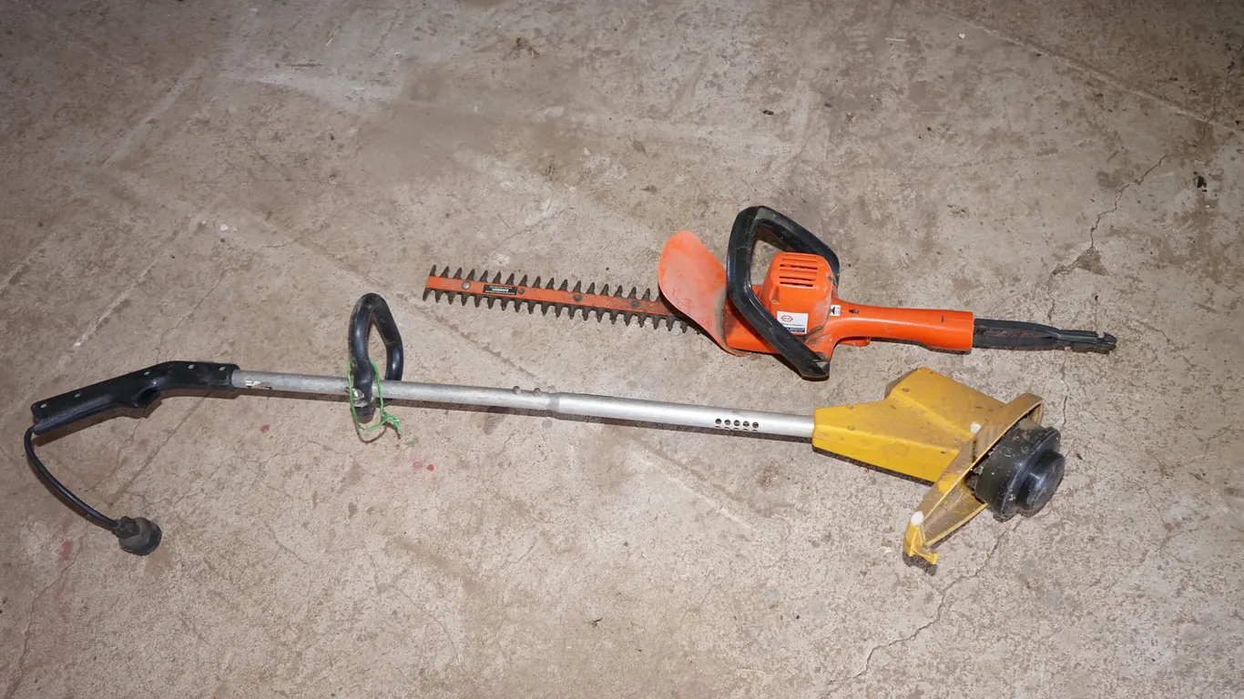Black & Decker Electric Hedge Trimmer