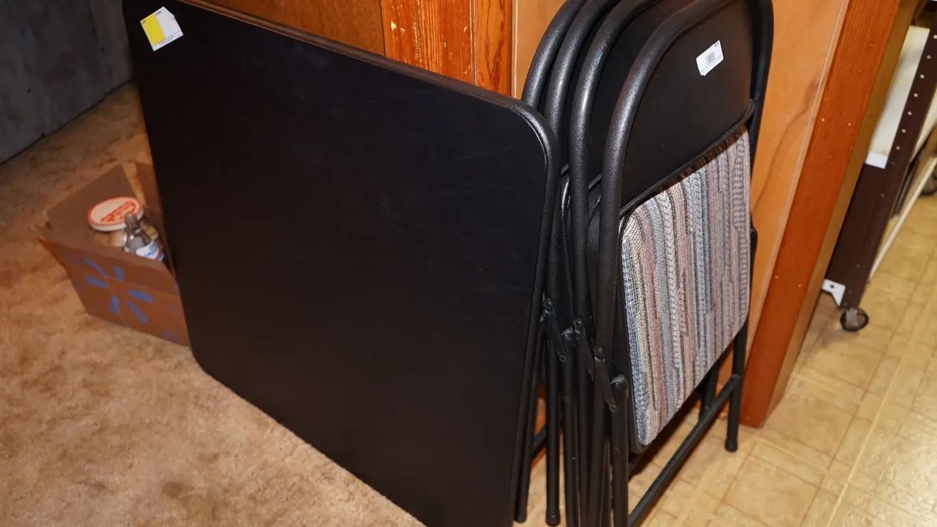 4 Padded Folding Chairs & Card Table