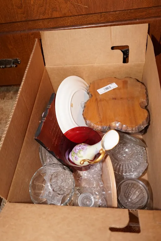 Misc. Glassware, Decorative Plates