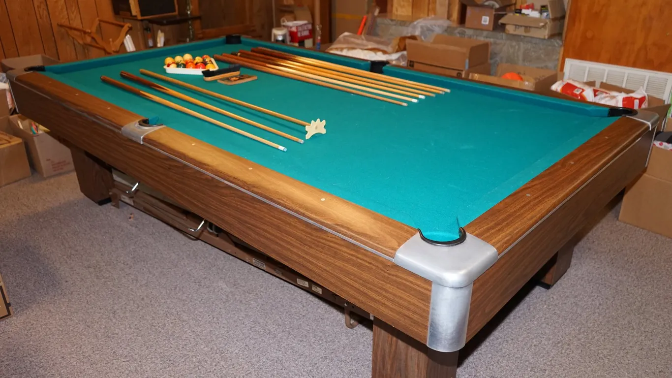 Gandy Pool Table with 8 Cue Sticks