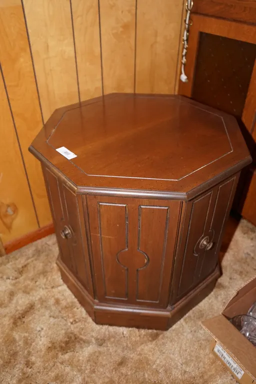 Octagon Side Table Cabinet with Lamp