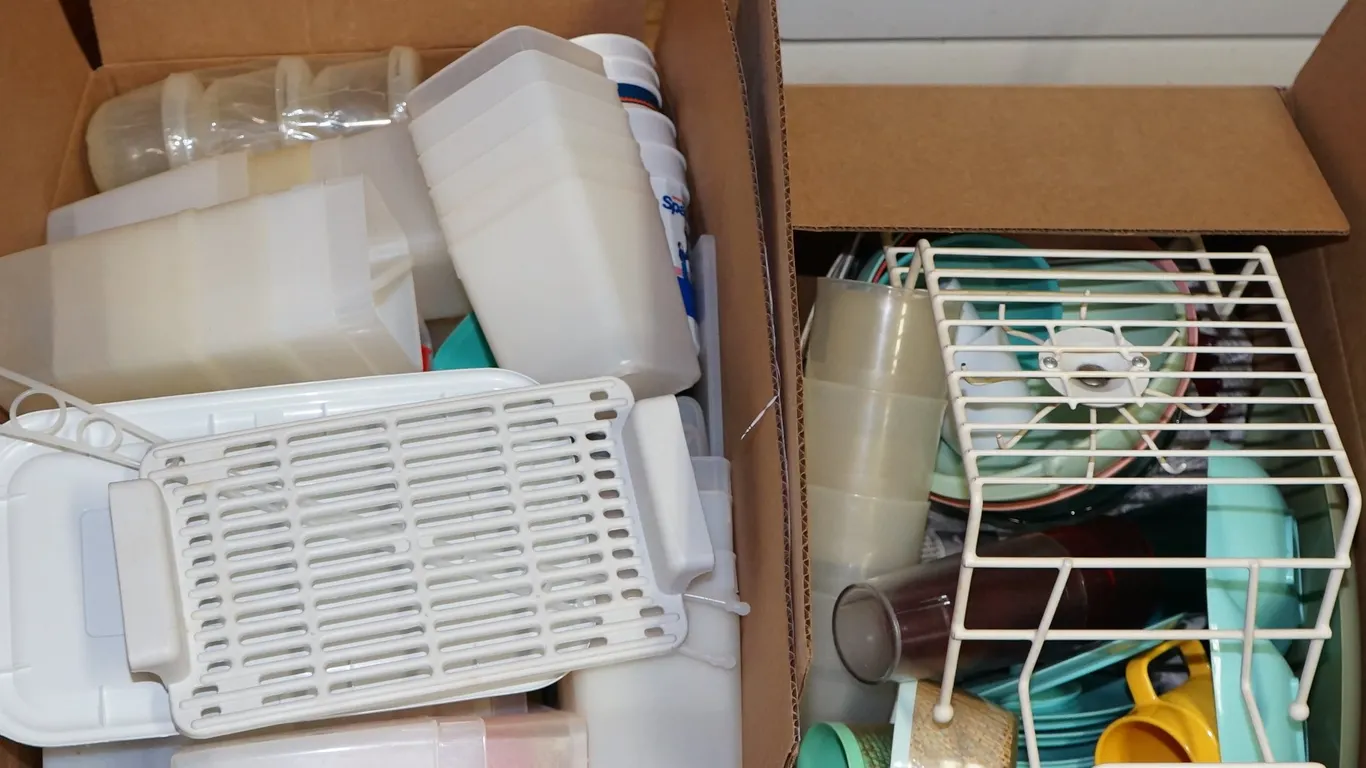 Misc. Plastic Dishes