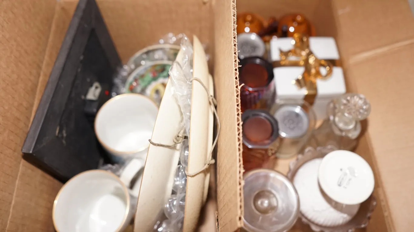 Misc. Carnival Glass, Decorative Plates, Cups