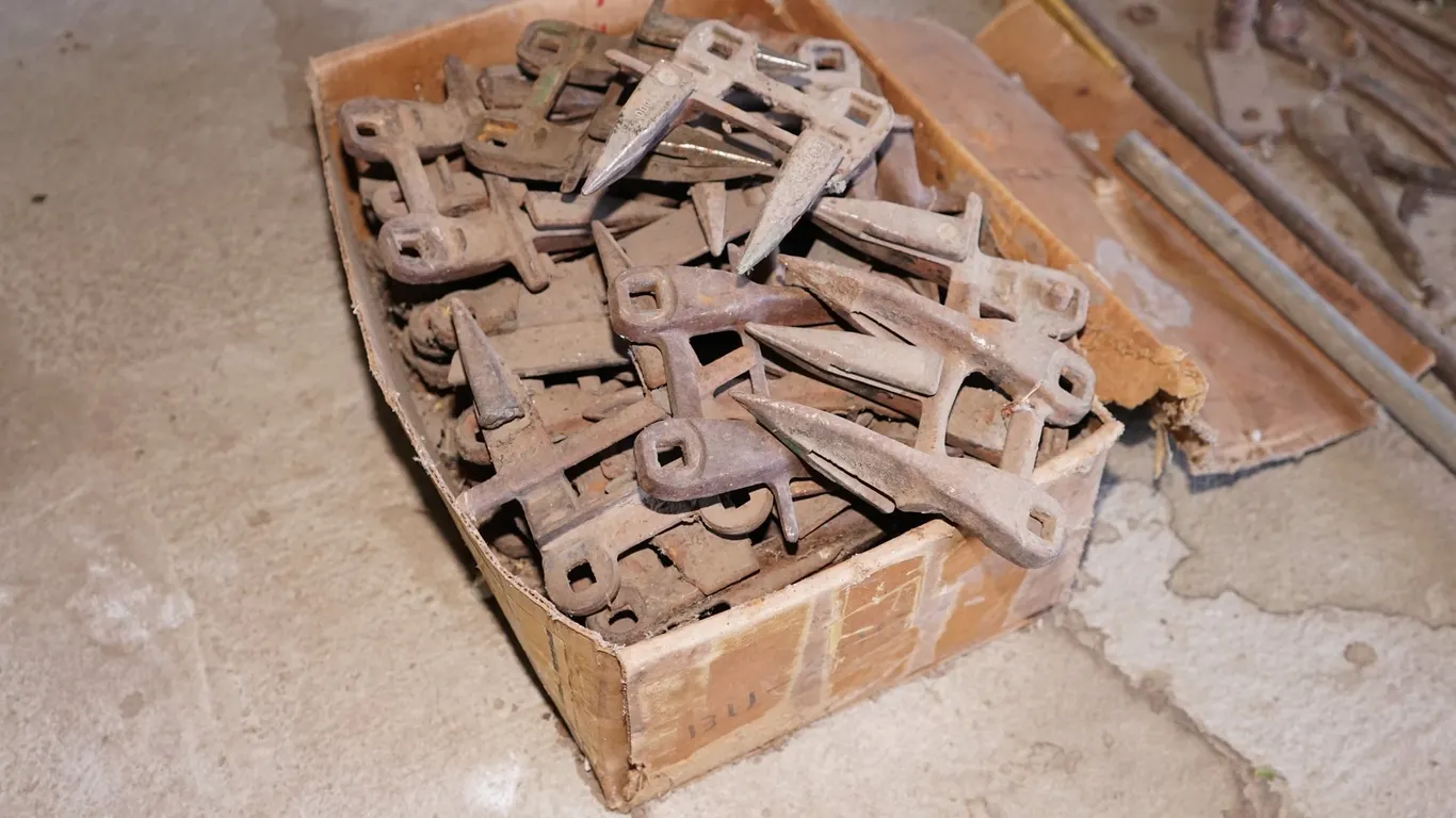 Box of Double Pointed Sickle Mower Guard