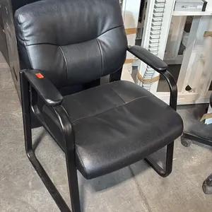 BLACK SLED BASE CLIENT CHAIR