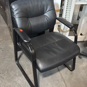 BLACK SLED BASE CLIENT CHAIR