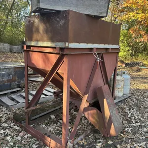 Heavy Duty V-Shaped Steel Funnel Gravity Transfer Feeder