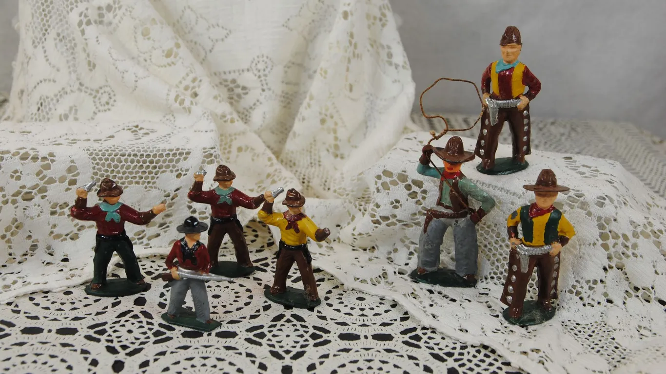 Hollow-cast Lead American Cowboys