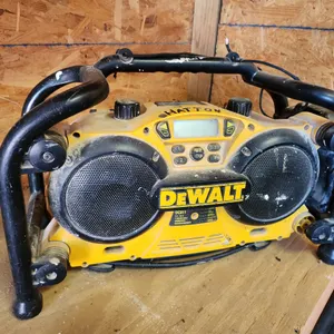 DeWalt DC011 Worksite Radio/Charger, Works