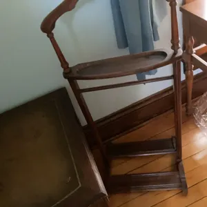 End stand and Silent Butler