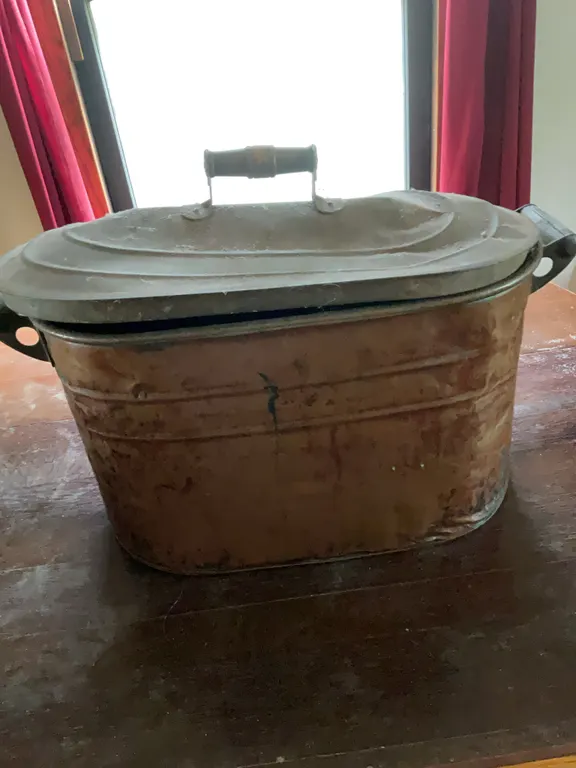 Copper boiler with lid