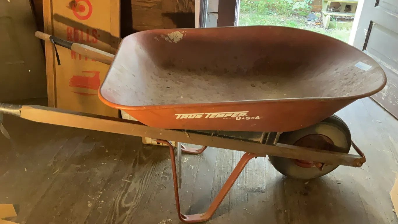 Wheel barrel