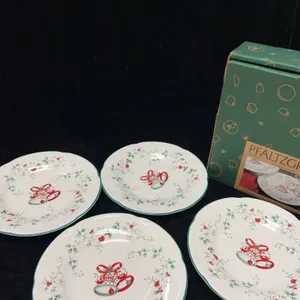Pfaltzgraff Winterberry Accent Salad Plates Set of Four