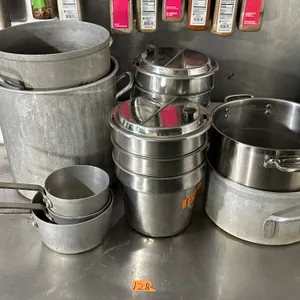 Assorted cookling and warming pieces