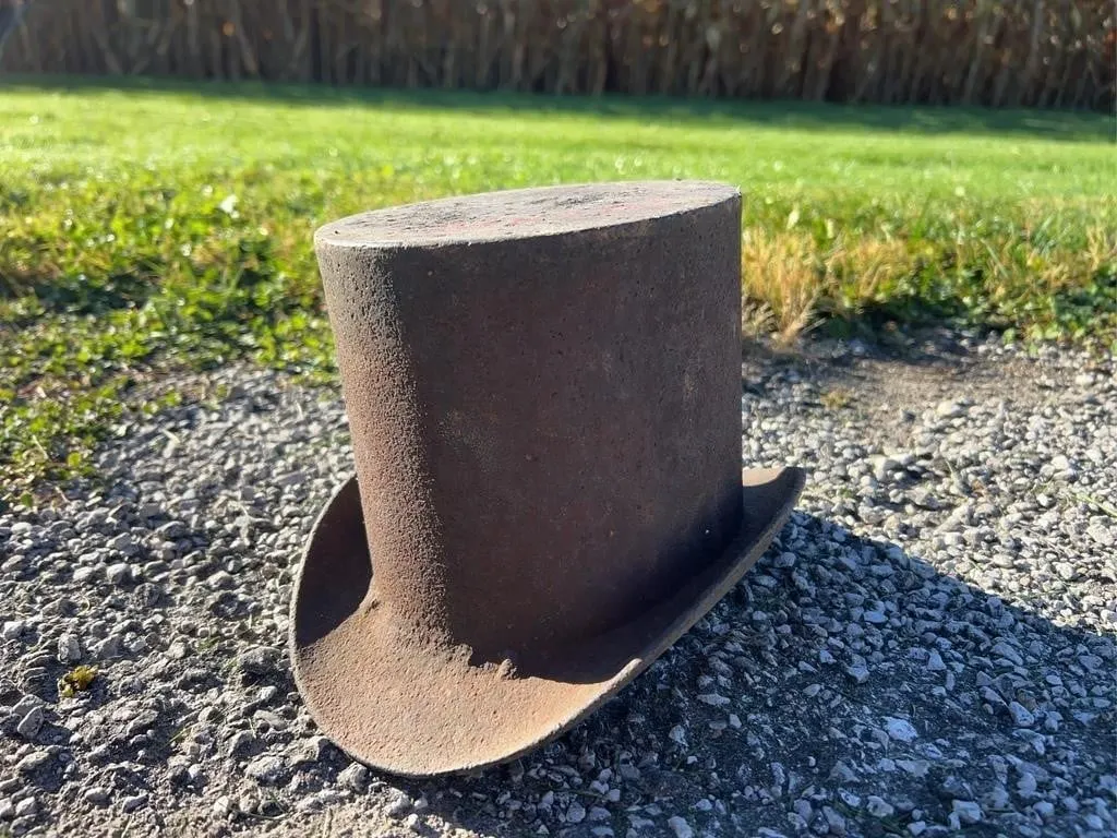 Cast Iron Top Hat Spittoon Vessel