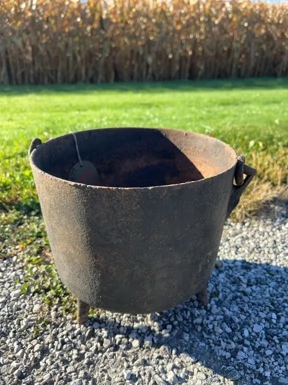 Cast Iron Footed Hearth Kettle Cauldron Pot