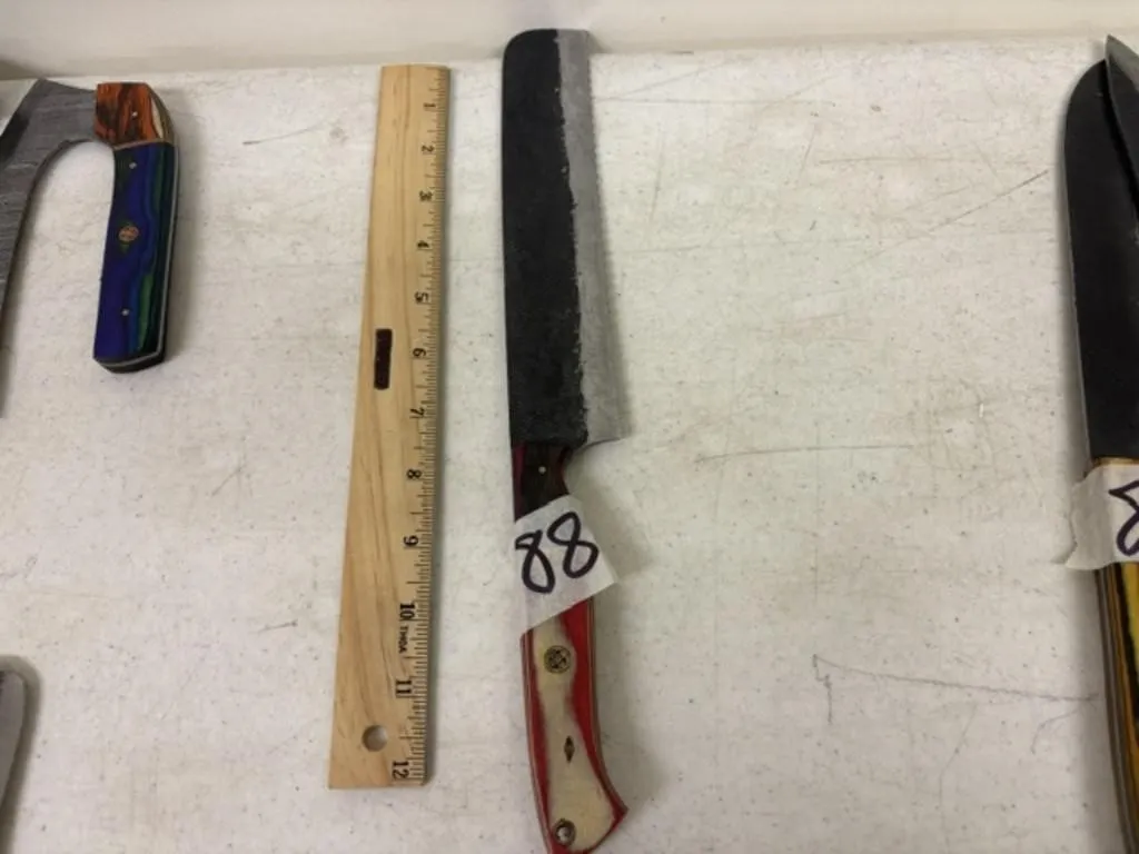 KNIFE