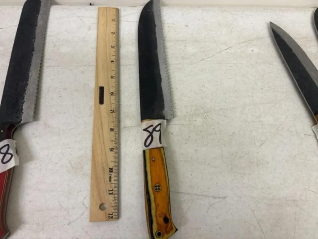 KNIFE