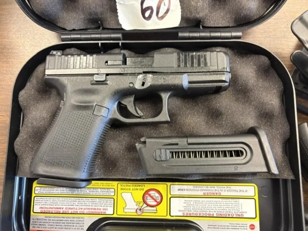 GLOCK 44 22 LR PISTOL W/CLIP, SHELLS. HOLSTER