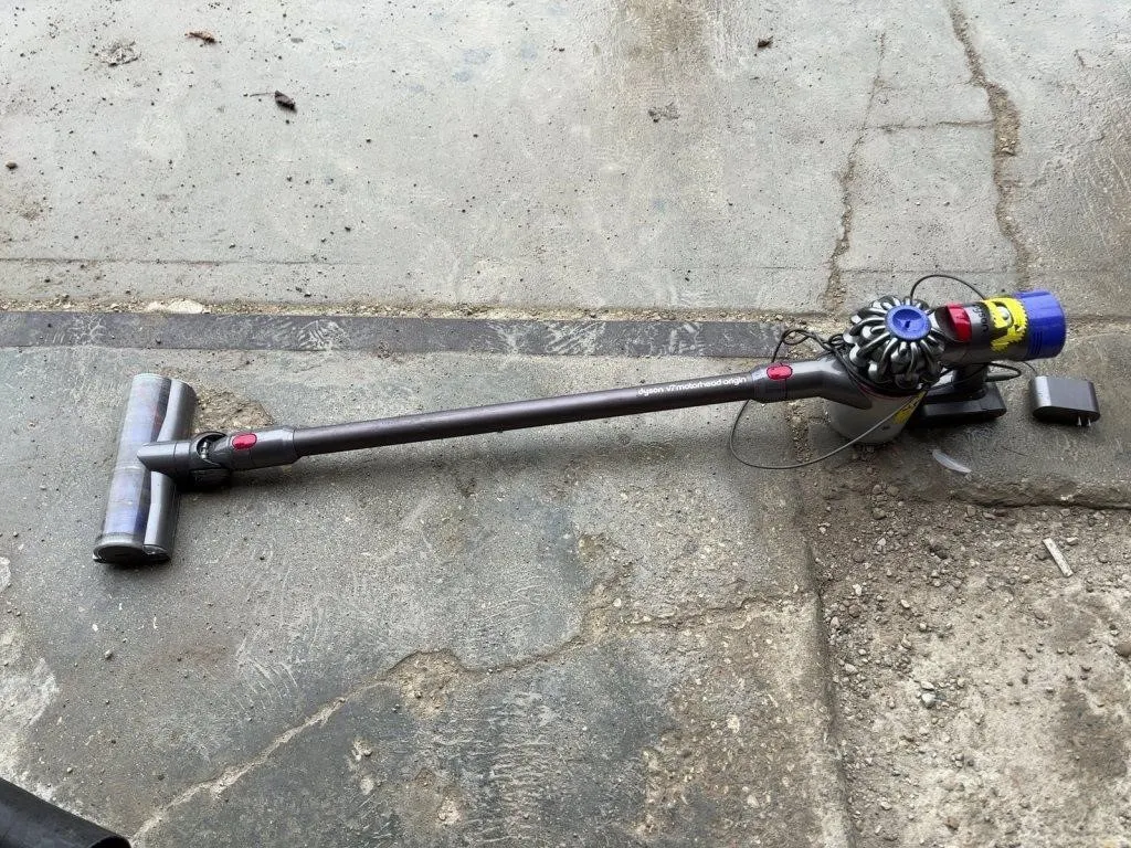 Dyson V7 Motorhead Origin Cordless Vacuum