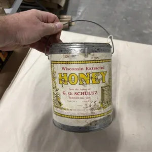 G.O. Schultz - Reedsburg WI Honey Tin