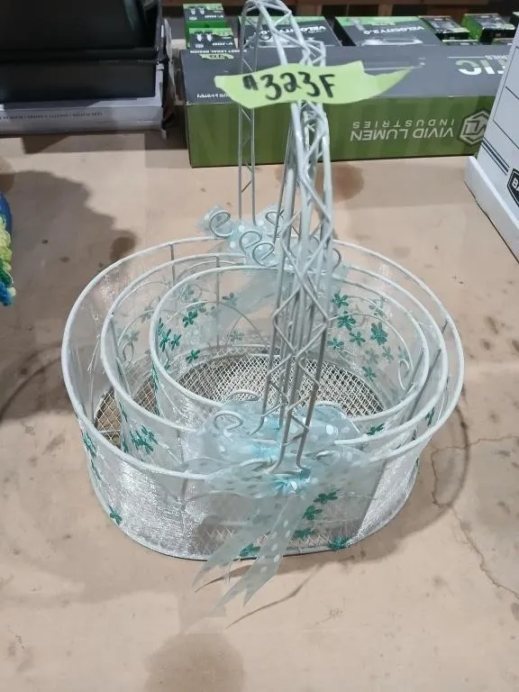 3 Decorative metal baskets