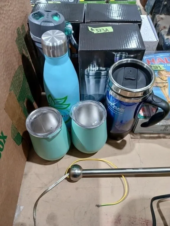 8 travel mugs / water bottles