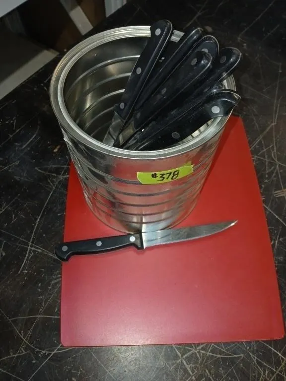 8 Steak knifes