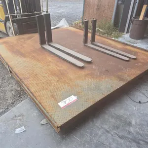 Steel Forklift Platform with (2) Sets of Forks
 UNRESERVED