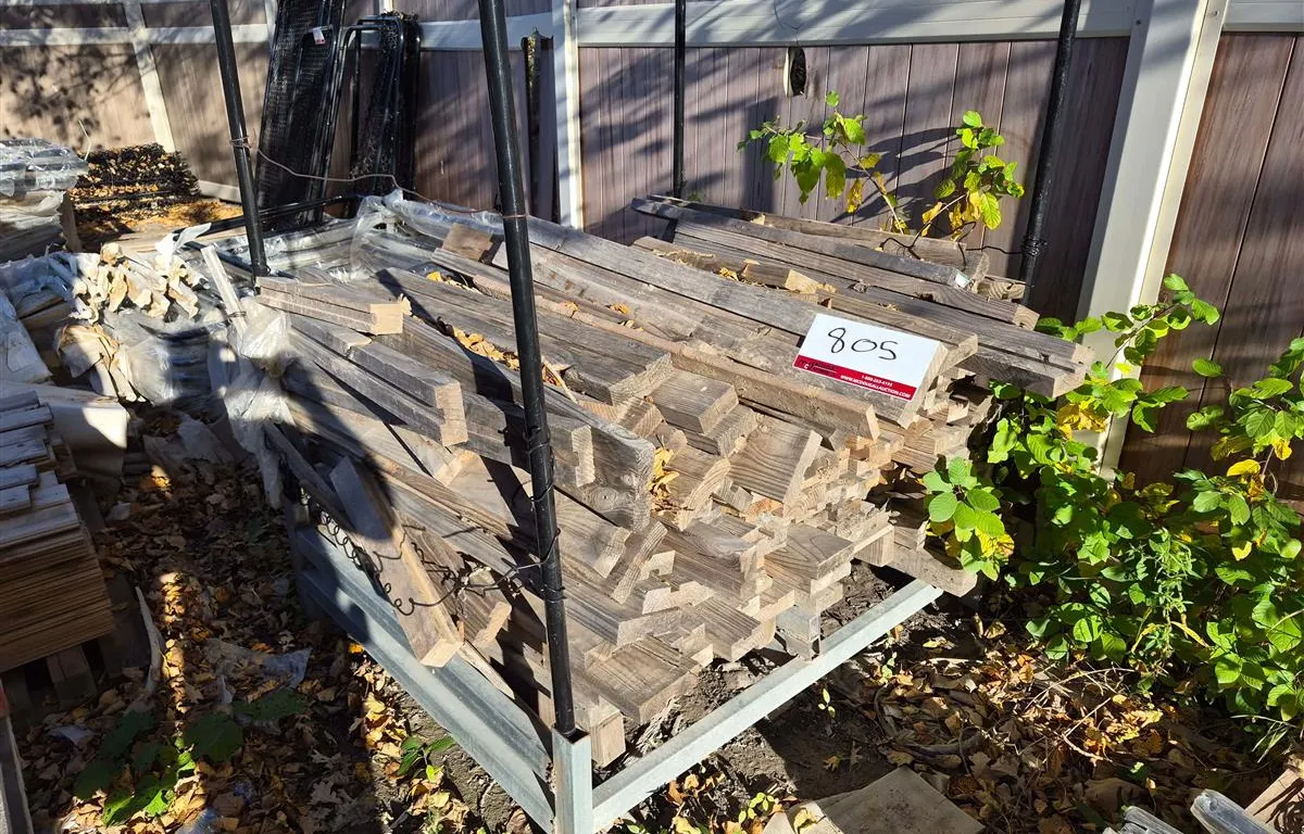 Assorted Wood
UNRESERVED