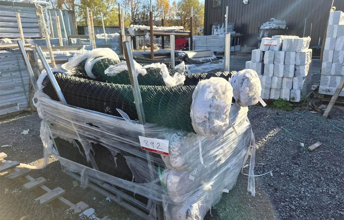 Black Chain Link Fence Rolls
UNRESERVED