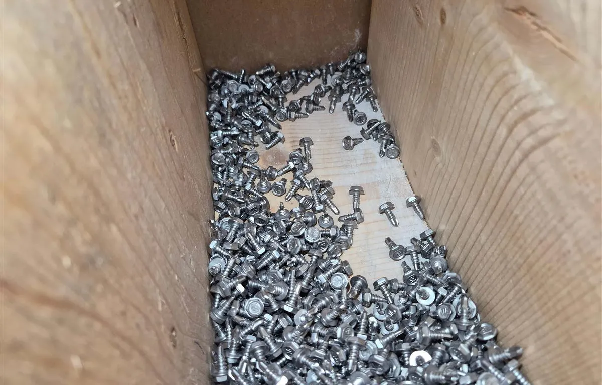 Assorted Fasteners and Plastic Retainers
UNRESERVED