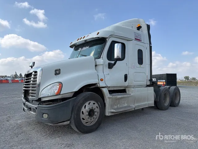2016 Freightliner Cascadia 125 6x4 Tractocamion con Dormitorio / T/A Sleeper Truck Tractor