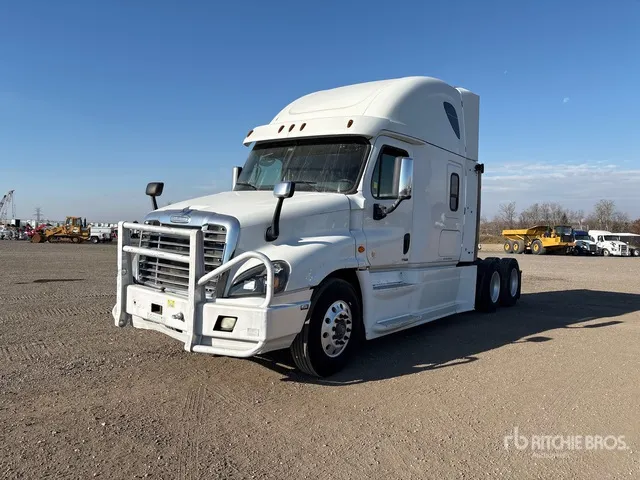 2017 Freightliner Cascadia 125 6x4 Evolution T/A Sleeper Truck Tractor