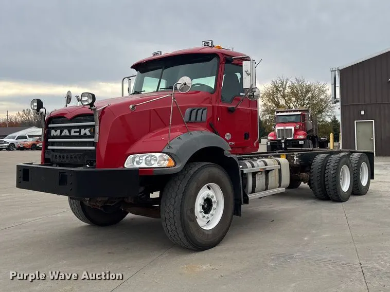 2017 Mack GU813 truck cab and chassis
