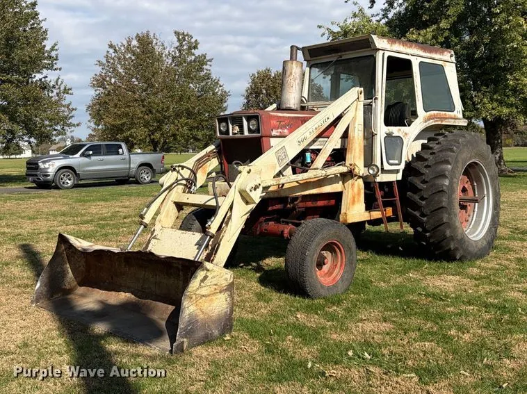 1972 International 1066 tractor