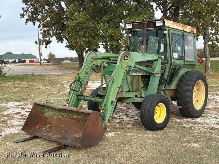 1976 John Deere 2040 tractor