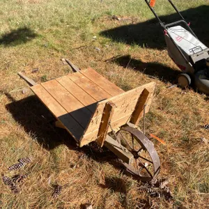 Steel Wheel Wooden Wheelbarrow