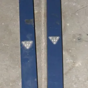 SET OF BLUE AND BLACK SALOMON TOURING 500 CROSS CO